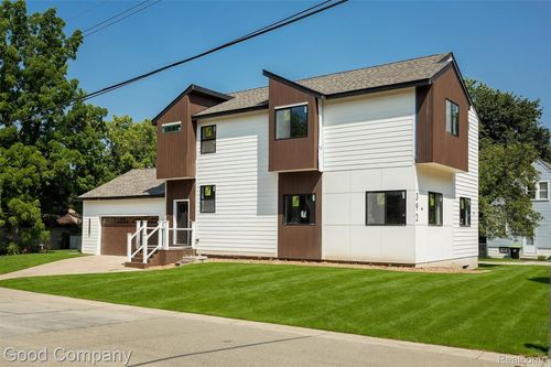 392 S Squirrel Rd, Auburn Hills, MI, 48326-3257 | Card Image