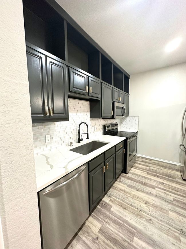 901 Se 10 Th St, Home with 3 bedrooms, 2 bathrooms and null parking in Grand Prairie TX | Image 11