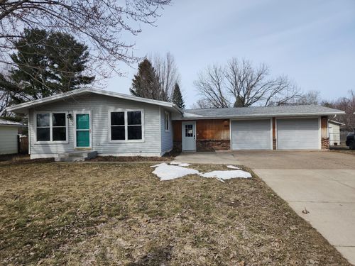 609 N 4th St, New Richmond, WI, 54017-1035 | Card Image