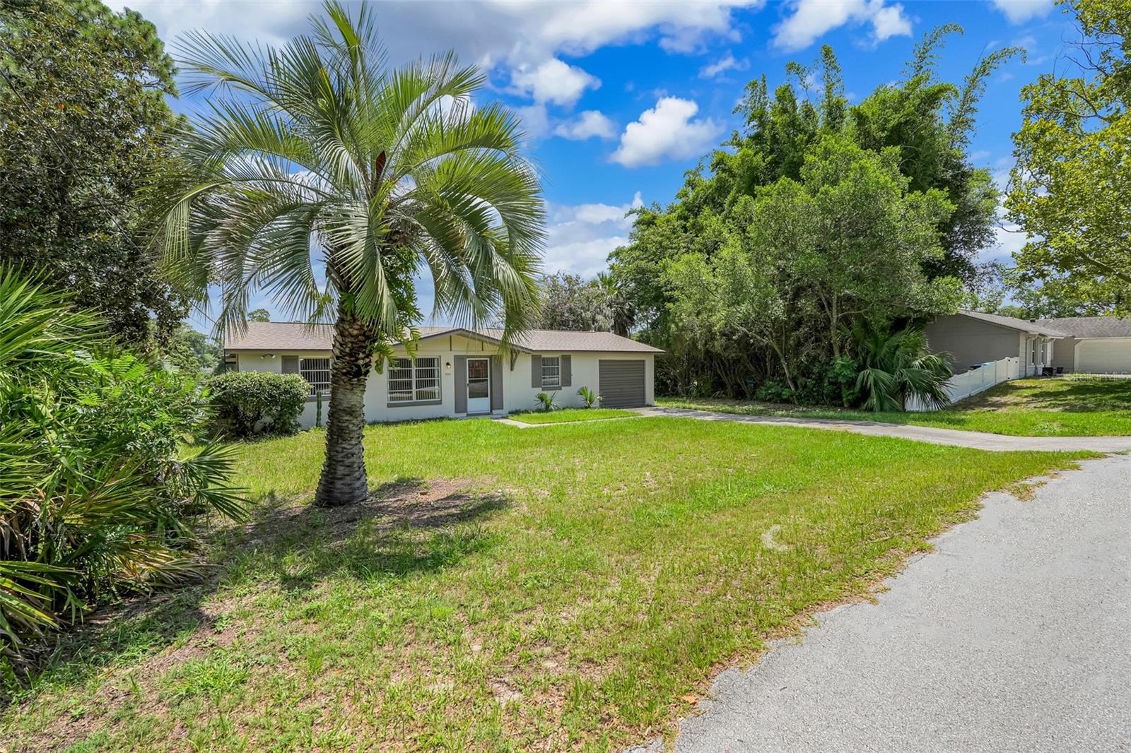 Residential in DELTONA 2