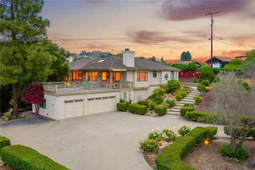 1357 Sunny Heights Rd, Fallbrook, CA, 92028-9758 | Card Image