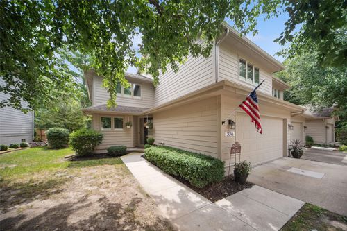 3016 Fox Hollow Cir, Des Moines, IA, 50321-1457 | Card Image