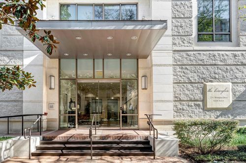 apt-706-2211 Briarglen Dr, Houston, TX, 77027-3720 | Card Image