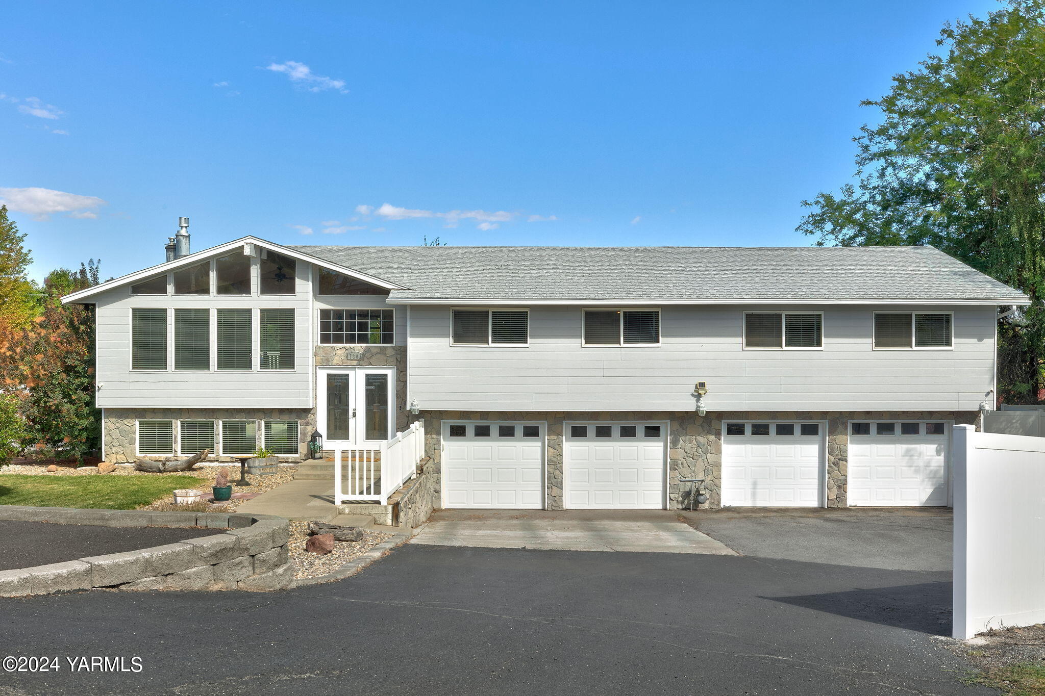 Perry St, Yakima, WA 98908