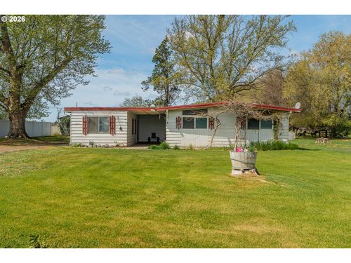 78648 S Highway 207, Hermiston, OR, 97838-8446 | Card Image