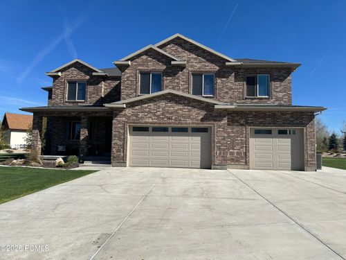 b16-695 W Oak Circle, Francis, UT, 84036 | Card Image