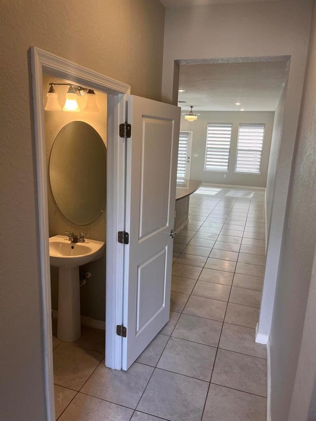 2305 Byron St, Townhouse with 3 bedrooms, 3 bathrooms and null parking in Palm Springs FL | Image 5