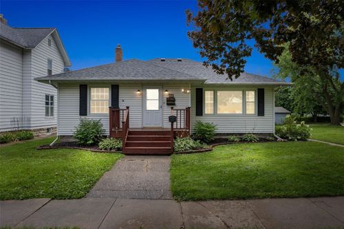 306 Mulberry St, Tipton, IA, 52772-1829 | Card Image