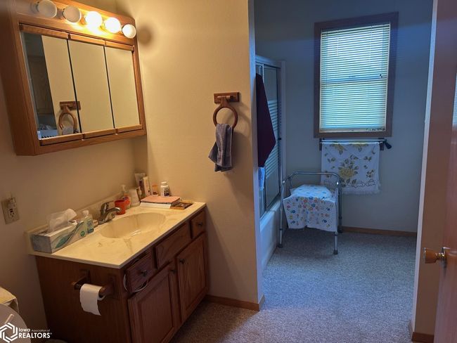324 S Washington Ave, Home with 0 bedrooms, 0 bathrooms and 2 parking in Eagle Grove IA | Image 8