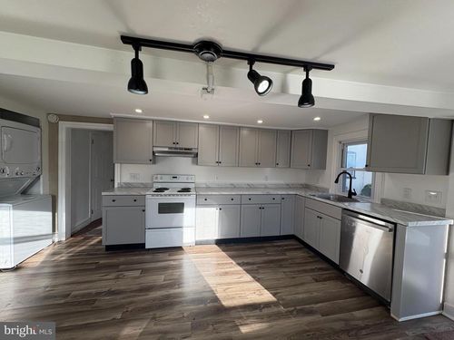 2084 Farmington Ave, BOYERTOWN, PA, 19512-8474 | Card Image