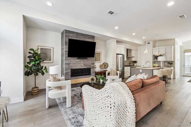 4060 W 16 Th Ave, Townhouse with 3 bedrooms, 4 bathrooms and 2 parking in Denver CO | Image 4