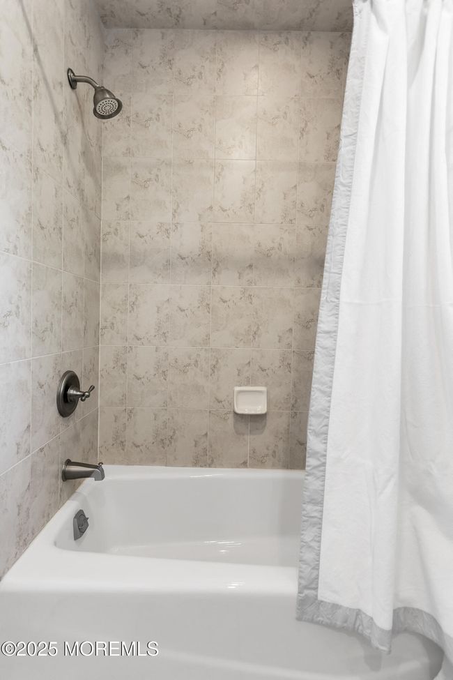21 Schelly Dr, House other with 4 bedrooms, 3 bathrooms and null parking in Middletown NJ | Image 26
