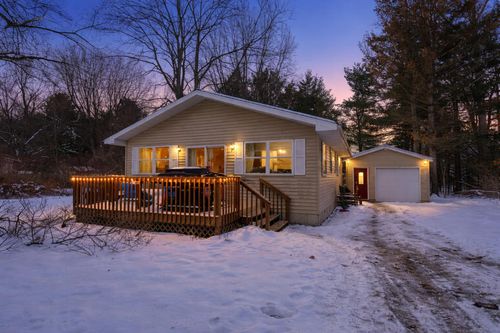 8660 Wood St, Mecosta, MI, 49332-9727 | Card Image
