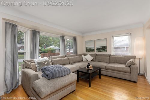 13120 Rosemary Blvd, Oak Park, MI, 48237-2137 | Card Image