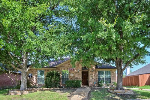 6101 Apache Dr, The Colony, TX, 75056-3833 | Card Image