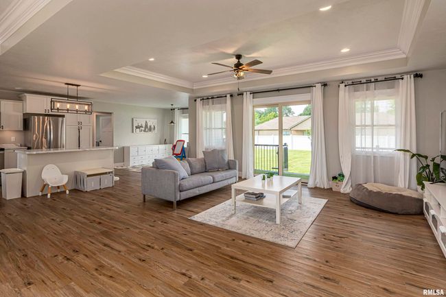 1209 Wildflower Ln, House other with 3 bedrooms, 2 bathrooms and null parking in Herrin IL | Image 4