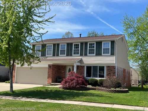 682 Queens Way, Canton, MI, 48188-1155 | Card Image