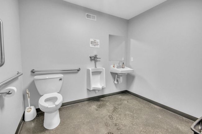 1 of 2 baths | Image 11