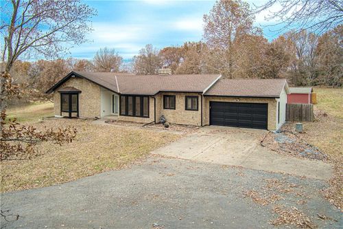 2824 Sunburst Dr, Smithville, MO, 64089-8813 | Card Image