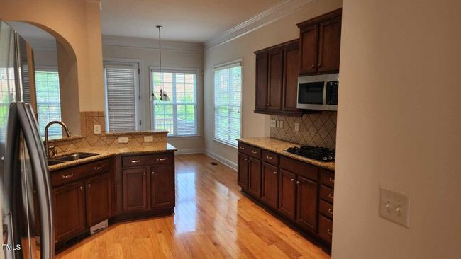 Kitchen | Image 11