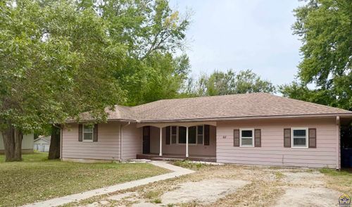 611 Main St, Maple Hill, KS, 66507-9407 | Card Image