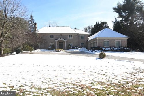 8900 Holly Leaf Ln, BETHESDA, MD, 20817-2653 | Card Image