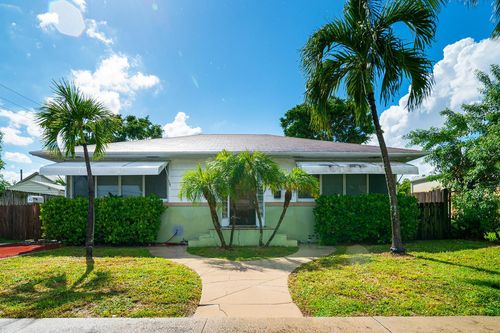727 S M St, Lake Worth Beach, FL, 33460-4917 | Card Image