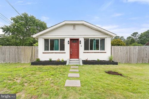 5 Sicklerville Rd, SICKLERVILLE, NJ, 08081-2027 | Card Image