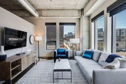 apt-207-728 3rd St N, Minneapolis, MN, 55401-5513 | Card Image