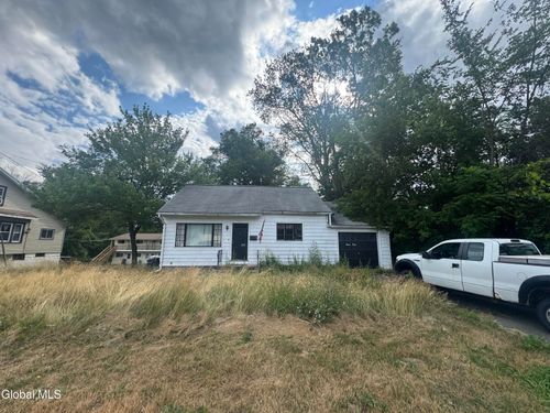 750 Columbia Tpke, East Greenbush, NY, 12061-2613 | Card Image