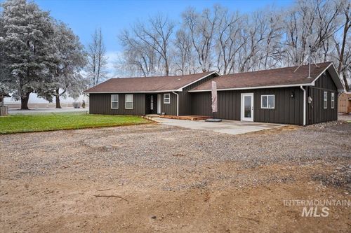 15960 Park View Dr, Wilder, ID, 83676-5847 | Card Image