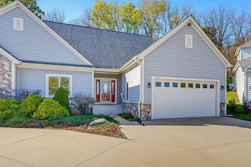 3611 Shade Tree Court, Waukesha, WI, 53188 | Card Image