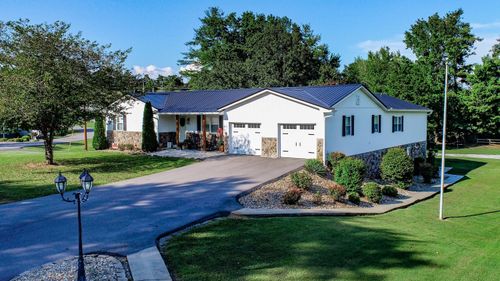 500 Buckingham Dr, Newport, TN, 37821-4308 | Card Image