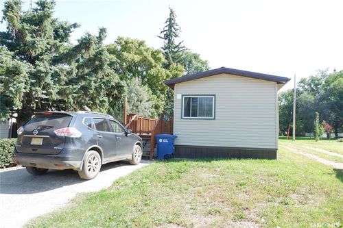 123 3rd St W, Lafleche, SK, S0H | Card Image