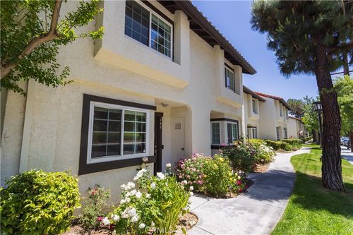 unit-142-5538 Las Virgenes Rd, Calabasas, CA, 91302-1063 | Card Image