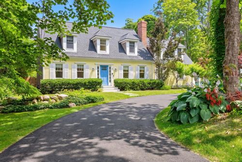 10 Westmoreland Dr, Falmouth, MA, 02540-2121 | Card Image