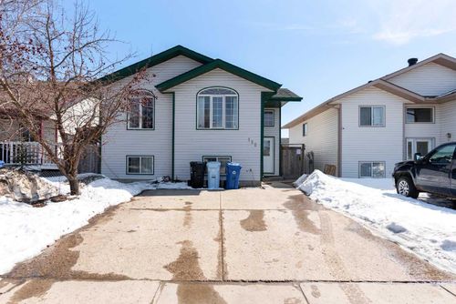 122 Wolff Way, Fort Mcmurray, AB, T9H5G6 | Card Image