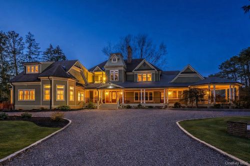 161 Seaman Neck Rd, Dix Hills, NY, 11746-8118 | Card Image