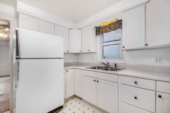 1137 Merrifield St Se, House other with 2 bedrooms, 2 bathrooms and null parking in Grand Rapids MI | Image 5
