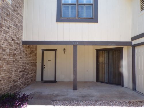 205 Muirfield St, Meadowlakes, TX, 78654-6822 | Card Image