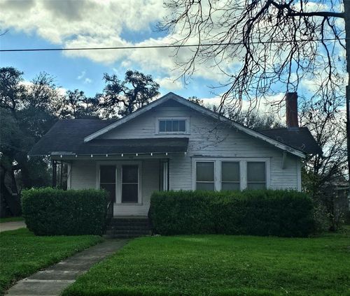 518 W Prairie Lea St, Lockhart, TX, 78644-2623 | Card Image