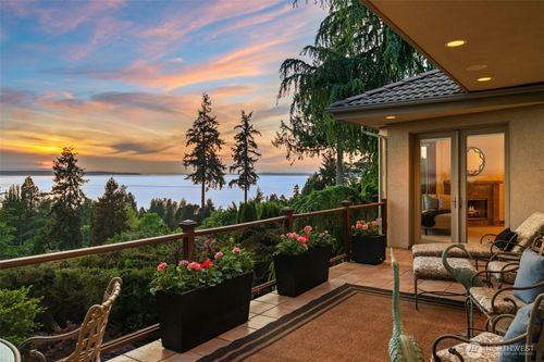 19314 94th Ave W, Edmonds, WA, 98020-2553 | Card Image