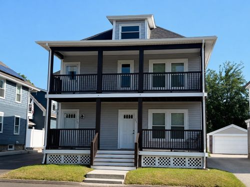 763 Silver St, Manchester, NH, 03103-4401 | Card Image