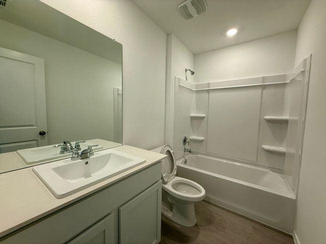 Secondary Bath | Image 21