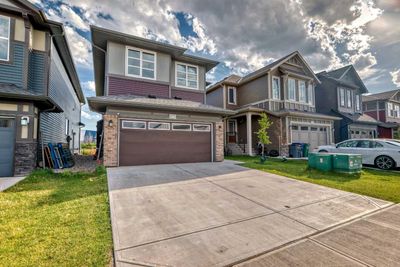 1365 Chinook Gate Green Sw, House detached with 4 bedrooms, 3 bathrooms and 2 parking in Airdrie AB | Image 2