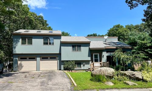 15 Eastgate Dr, Coventry, RI, 02816-6451 | Card Image