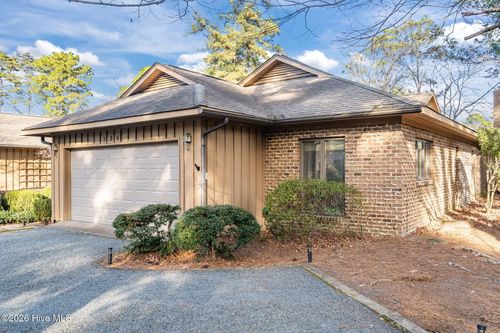220 Fairway Dr, Pinehurst, NC, 28374-8287 | Card Image