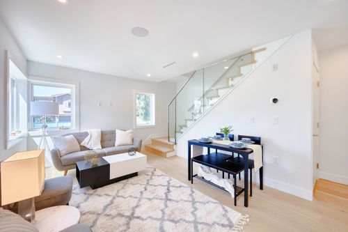 810 E 51st Ave, Vancouver, BC, V5X1E5 | Card Image