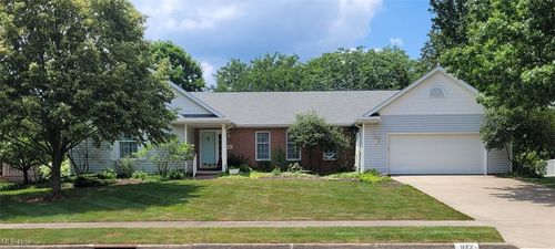 822 Sand Lot Cir, Louisville, OH, 44641-8451 | Card Image