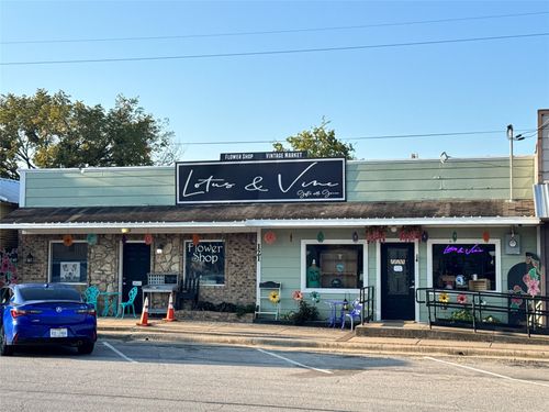 121 W Main St, Quinlan, TX, 75474-9403 | Card Image
